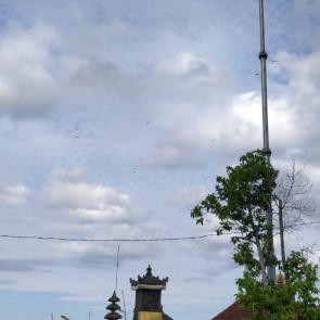 Spesifikasi tower penangkal petir hotdip galvanice 6 meter Pipa medium SNI Ø 5 inch 4 meter Pipa medium SNI Ø 4 inch 3 meter Pipa medium SNI Ø 3 inch 3 mtr 2 meter Pipa medium SNI Ø 2 inch 2 mtr Baseplate 400x400x12mm + Stiffener 10mm Join flange 8-10 mm Stiffner 8-10mm Baud mur 16mm x 45mm hot dip galvanize Step ladder Ø 16mm Jarak anak tangga (step ladder) dari kiri ke kanan 40cm Finishing Hot Dip Galvanized Harga sudah termasuk pondasi dan jasa instalasi Harga per meter Tersedia ukuran 10, 15, 20, 25 dan 30 meter Telepon / Wa 0811 3999 945 Workshop Bengkel Las Bali Jln. Cempaka 1 No 7AB Dalung Kuta Utara - Bali