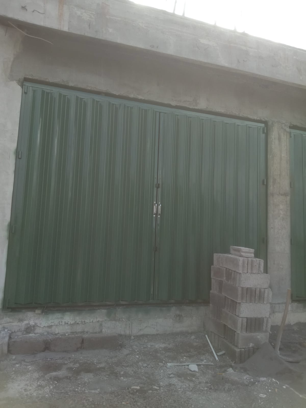 Folding gate standart